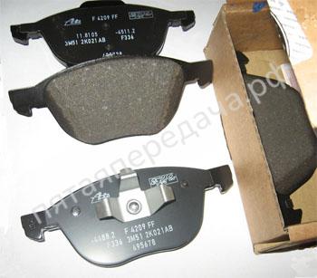 Колодки тормозные передние комплект - 1321517